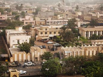 Bamako : deux jeunes tués après avoir forcé des checkpoints près de l’ORTM