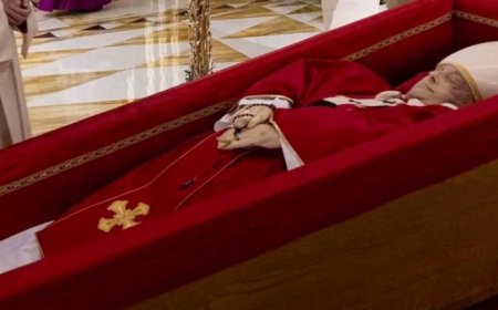 Funérailles du Pape François :  Humilité et de grandeur