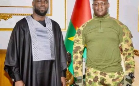 Burkina : Kemi Seba affiche son soutien au président Ibrahim Traoré à la veille d’une grande marche à Ouagadougou