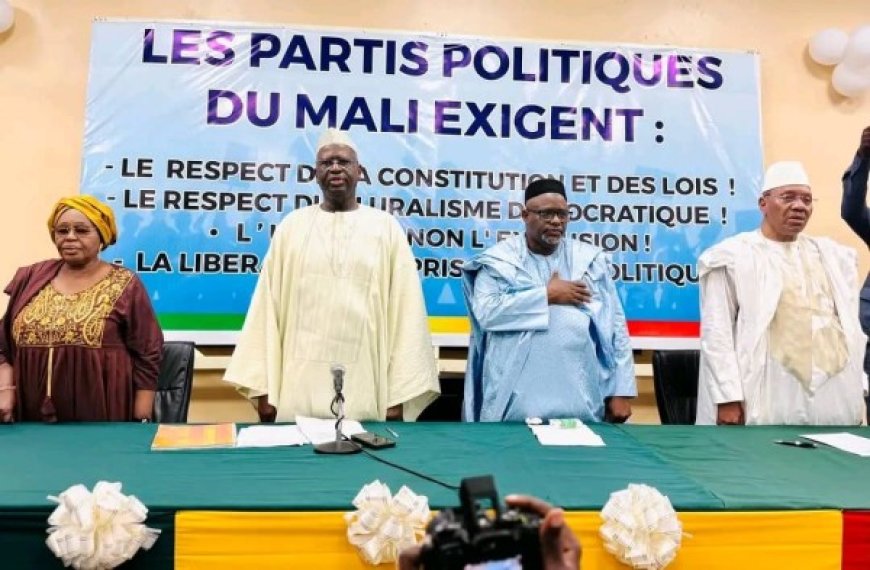 Noble combat pour la démocratie et la République : Les leaders des partis politiques entre honneur et flétrissure