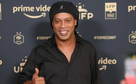 Ronaldinho envoie un message au PSG avant Arsenal