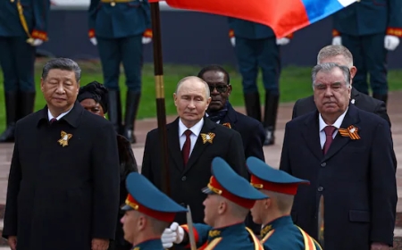 “Un défilé surréaliste”: ce qu’il faut retenir de la parade militaire russe du 9 mai