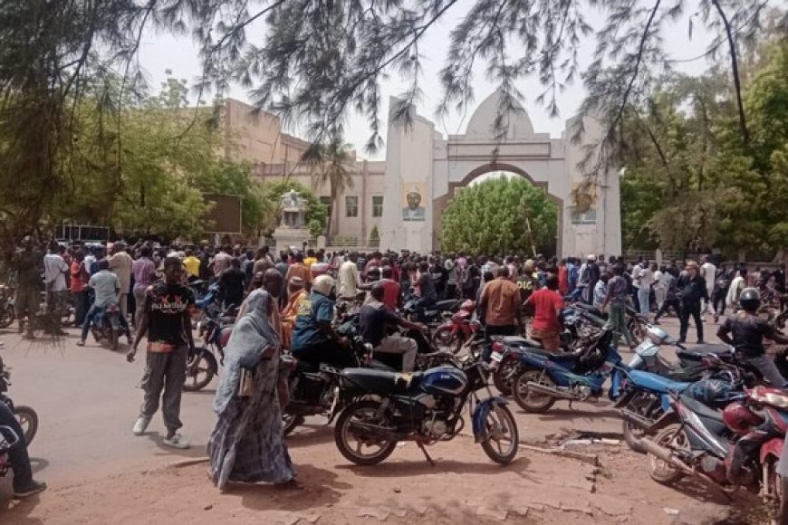 Les politiciens maliens contre la République… quand elle ne les paie plus