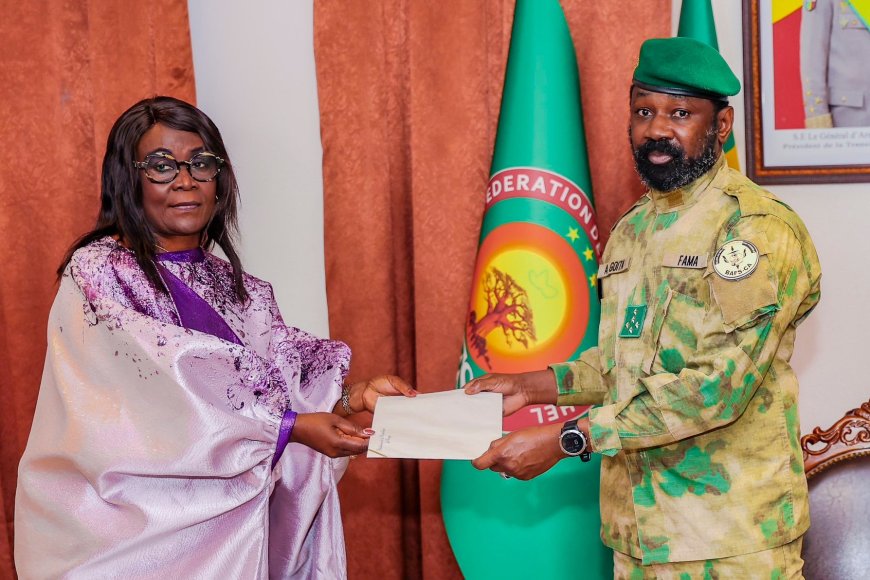 Audience à Koulouba : Le chef de l’État reçoit la ministre congolaise chargée des Affaires sociales