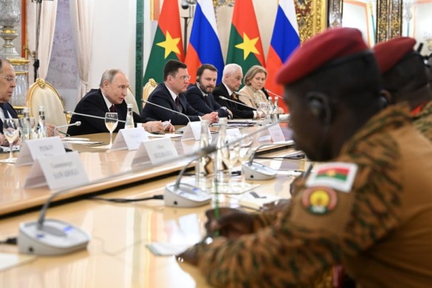 Burkina Faso : le président Traoré appelle au renforcement « exponentiel » de la coopération avec la Russie