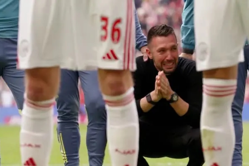 Les larmes bouleversantes de Farioli, la claque de Weghorst... l'Ajax à fleur de peau après la perte du titre en Eredivisie