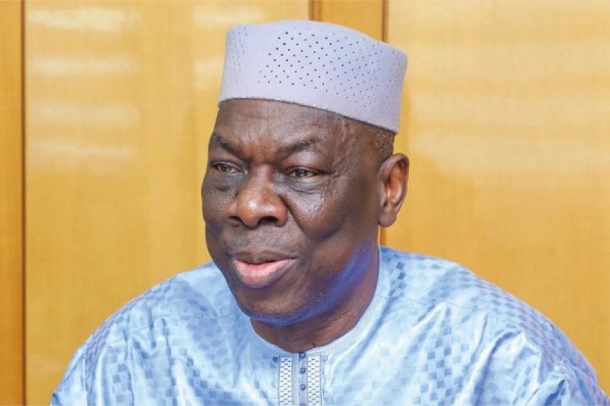 Erratum: une erreur nous a fait écrire que Dr Nango Dembélé  est cité dans l’affaire dite des compressés de la CMDT