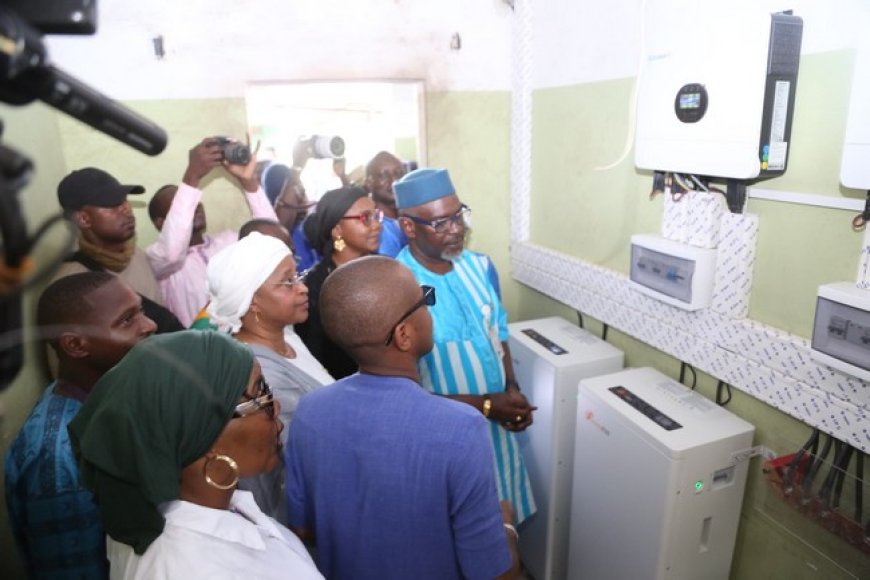 Œuvres sociales du Président de la Transition : Des structures de santé en Commune IV du Disttict de Bamako équipées en panneaux solaires
