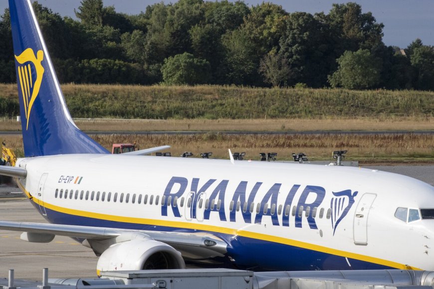Alerte à la bombe dans un avion à l’aéroport de Charleroi: “La piste est fermée”