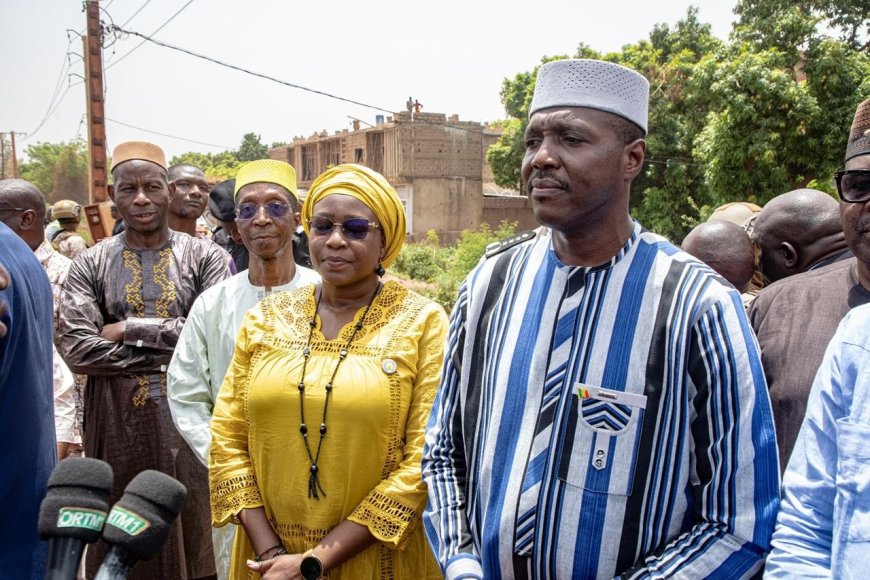 District de Bamako : les travaux de curage des collecteurs et caniveaux lancés par les autorités