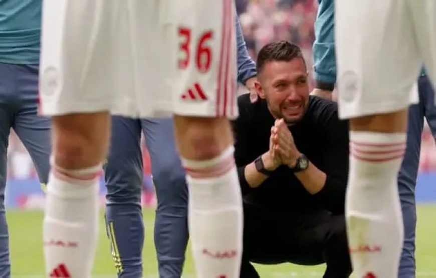 Les larmes bouleversantes de Farioli, la claque de Weghorst... l'Ajax à fleur de peau après la perte du titre en Eredivisie