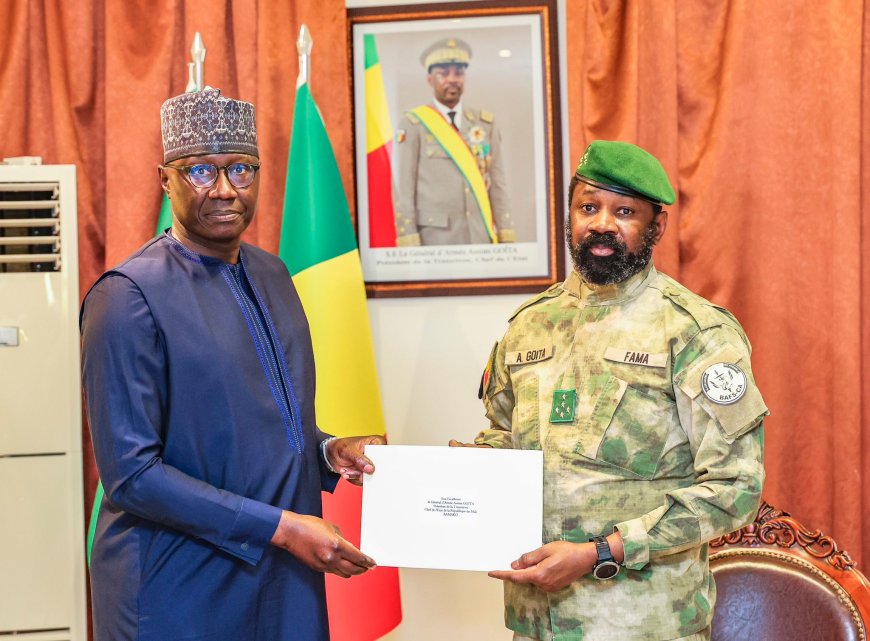 Renforcement des liens stratégiques : Le Président de la Transition reçoit le ministre sénégalais des Forces armées