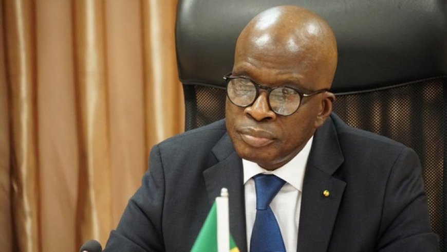 Bureau du vérificateur général : En fin de mandat, Samba Alhamdou Baby remet son rapport bilan au président Assimi Goïta