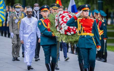 Visite officielle: Le Président de la Transition rend hommage au Soldat inconnu à Moscou