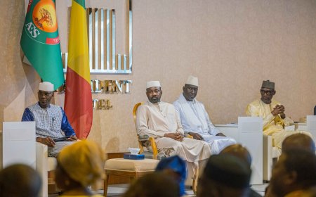 Moscou: Rencontre entre le Président de la Transition et la communauté malienne en Fédération de Russie