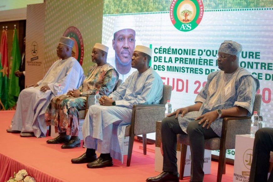 Le premier Ministre Abdoulaye Maïga lors de la réunion des ministres de la justice de l'AES à Bamako "La réponse judicaire pénale dans un cadre harmonisé ou unifié contribuera à renforcer la visibilité des efforts déployés par nos États "