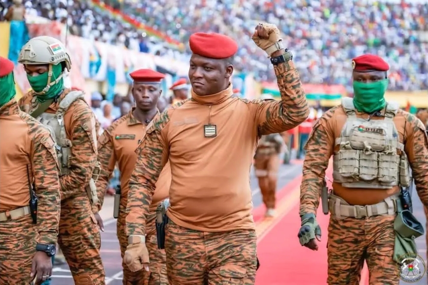 "Le militaire burkinabè n’a peur de rien!", affirme le Président du Faso