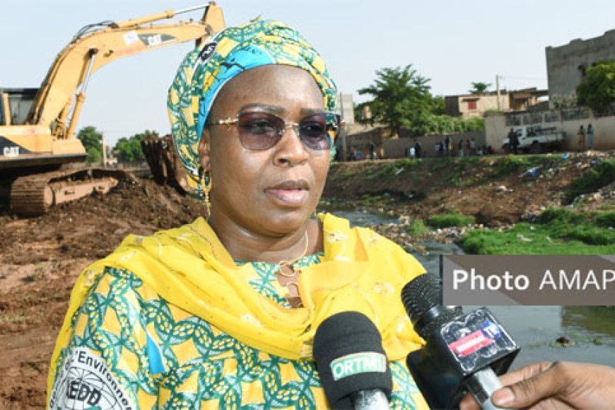 Curage des collecteurs et caniveaux à Bamako : La ministre Mariam Tangara inspecte les sites de Dianéguéla et Missabougou