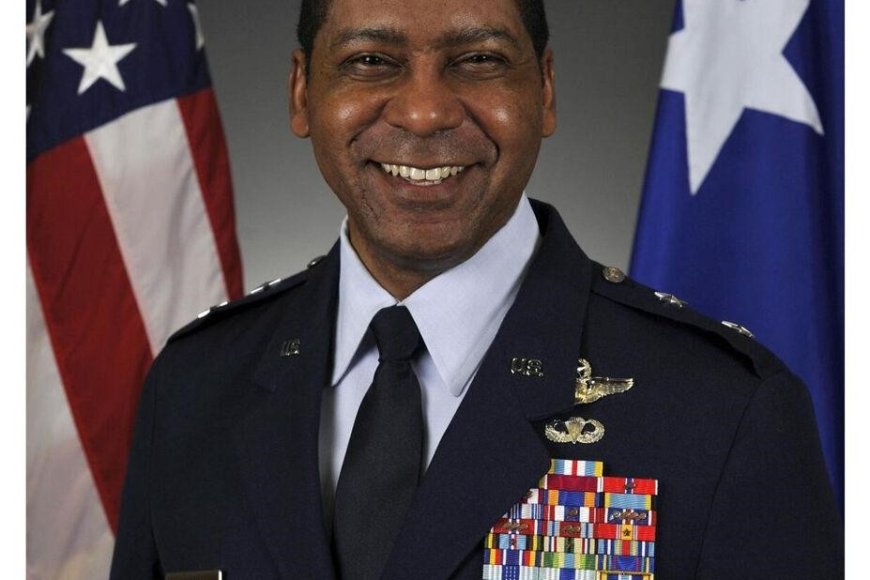 General Randall Reed, commandant du commandement des transports ...