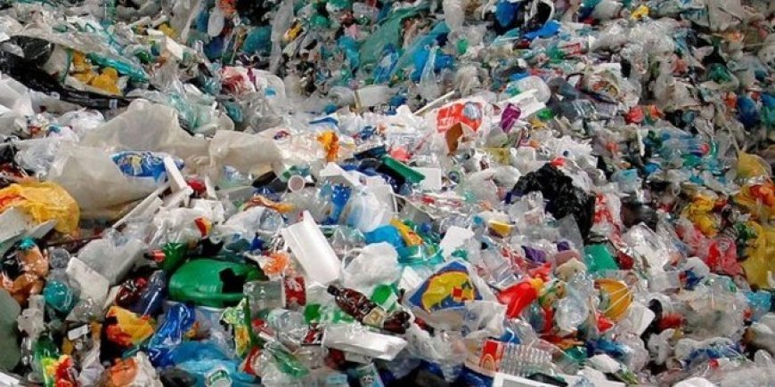 Sachets plastiques : Dix ans après l’interdiction, le Mali piétine