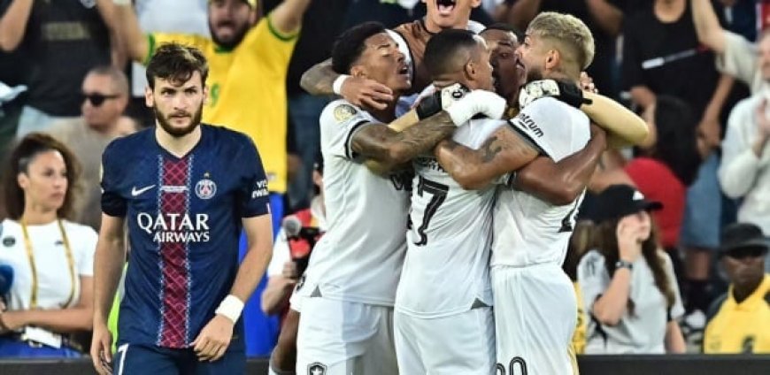 Mondial des clubs: battu par Botafogo, le PSG redescend de son olympe