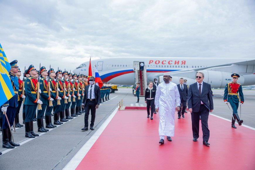 Le Président GOÏTA a été accueilli avec tous les honneurs dignes de son rang par les autorités russes et le corps diplomatique