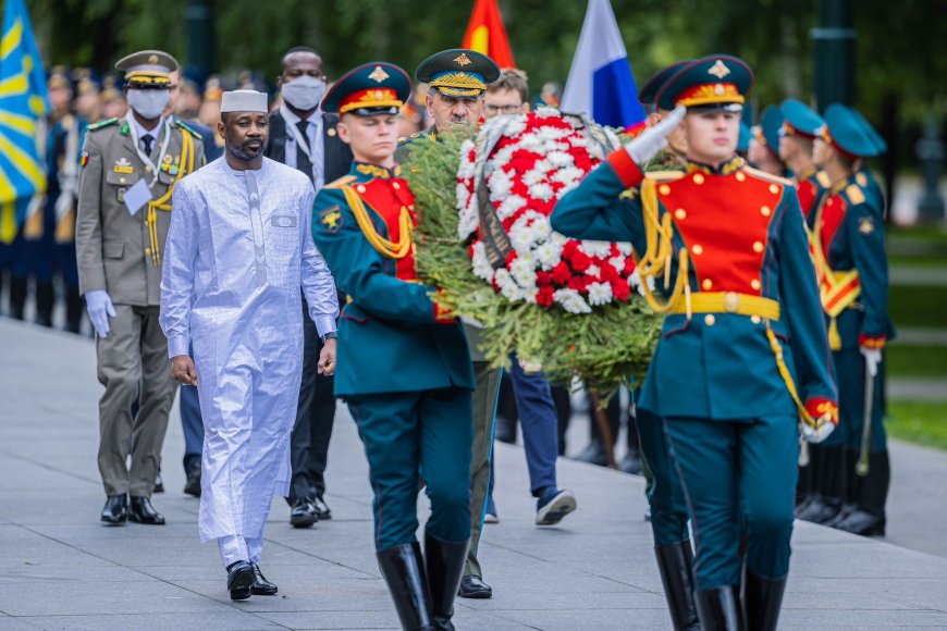 Visite officielle: Le Président de la Transition rend hommage au Soldat inconnu à Moscou