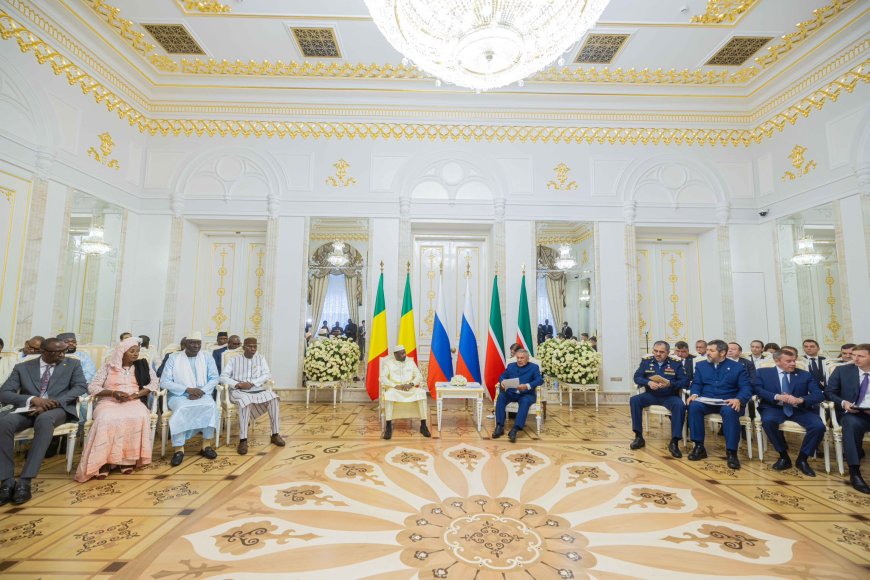 Kamaz, hélicoptères Mi, raffinerie d'or: de quoi a-t-il parlé le Président malien au Tatarstan?