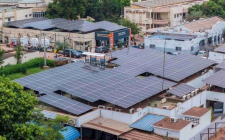 Œuvres sociales du président de la transition : L’hôpital Gabriel Touré désormais alimenté en énergie solaire