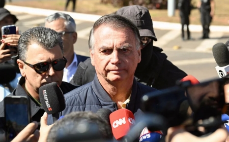 L’ex-président brésilien Jair Bolsonaro contraint de porter un bracelet électronique