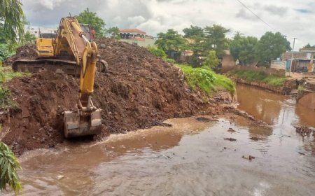 Curage de caniveaux et collecteurs et appui aux victimes des inondations de 2024 : Deux réalisations gigantesques du Projet de Résilience urbaine de Bamako (PRUBA)