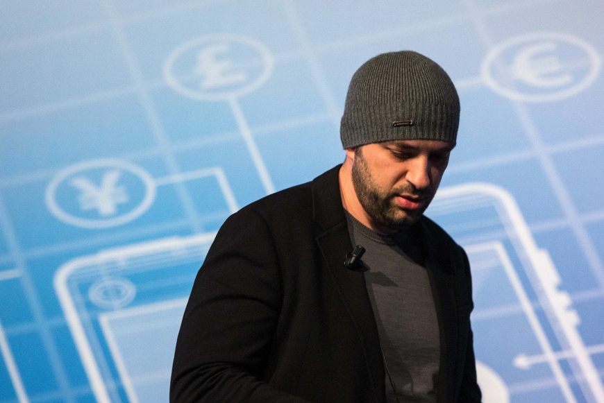 De balayeur à multimilliardaire : l’incroyable parcours de Jan Koum, le fondateur ukrainien de WhatsApp