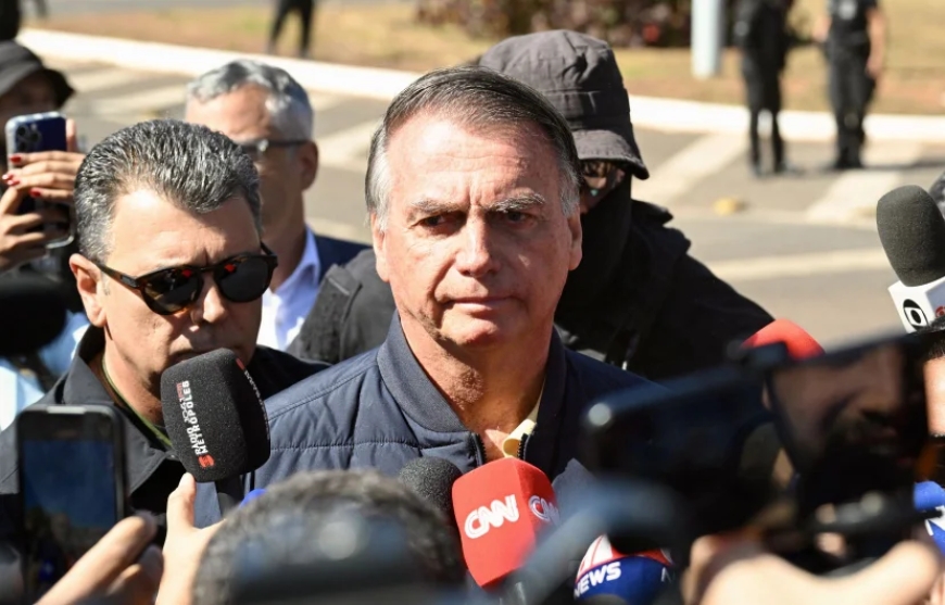 L’ex-président brésilien Jair Bolsonaro contraint de porter un bracelet électronique