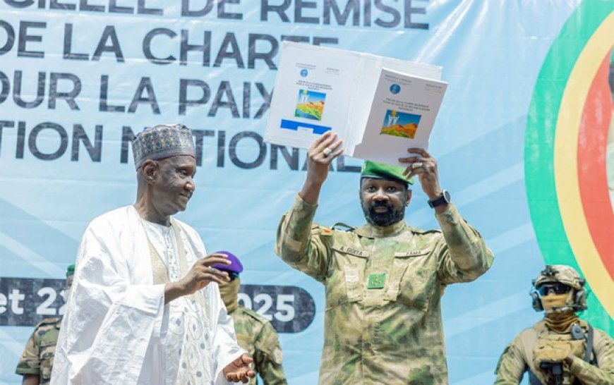 Remise officielle de la charte nationale pour  la paix et la réconciliation nationale : Assimi invite ses compatriotes des groupes armés à déposer les armes et à revenir dans la République