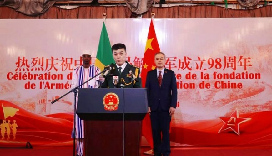 L’attaché de défense de l'ambassade de Chine au Mali  XU TIE à la  célébration du 98e anniversaire de la fondation de l'armée de Chine