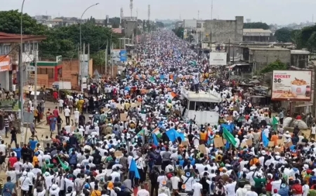 Plusieurs milliers de personnes dans la rue en Côte d’Ivoire
