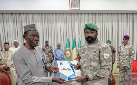 Mali : Assimi Goïta reçoit le 3ᵉ rapport annuel du Comité de suivi de la Refondation