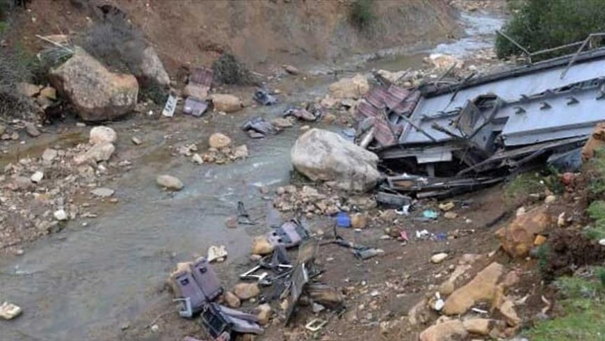 Bénin : 1 mort et 44 personnes portées disparues après la chute d'un bus dans un fleuve