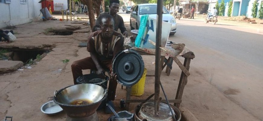Hommes exerçant des métiers traditionnellement féminins : Clichés et stigmates