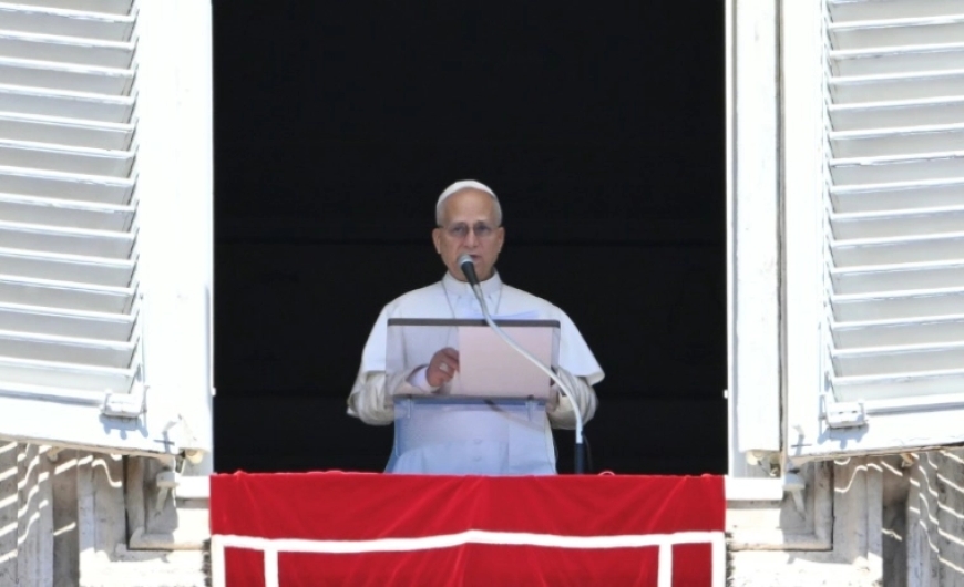 Le pape appelle à mettre un terme à la "pandémie des armes"