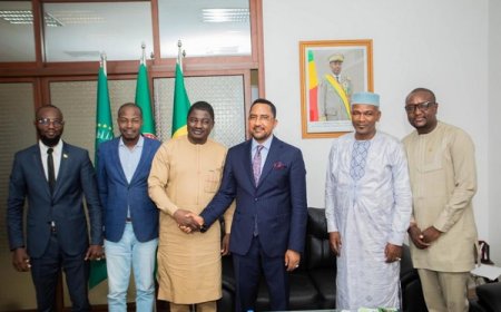 Mossa Ag Attaher, ministre des maliens établis de l'extérieur et de l'intégration africaine : "Je souhaite un excellent mandat au bureau de l'Assep dans la continuité de ses missions et au service du Mali"