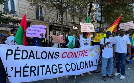 Paris : la communauté africaine a organisé une course cycliste contre le néocolonialisme