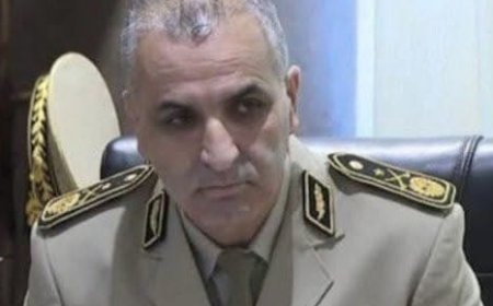 Algérie: récemment limogé, Nacer El Djinn, ancien chef des renseignements intérieurs, a fui clandestinement le pays