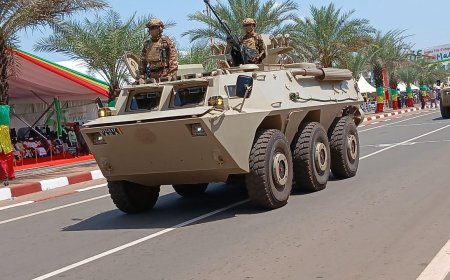 Célébration du 65è anniversaire du Mali : Un imposant défilé militaire et civil sur le Boulevard de l'indépendance