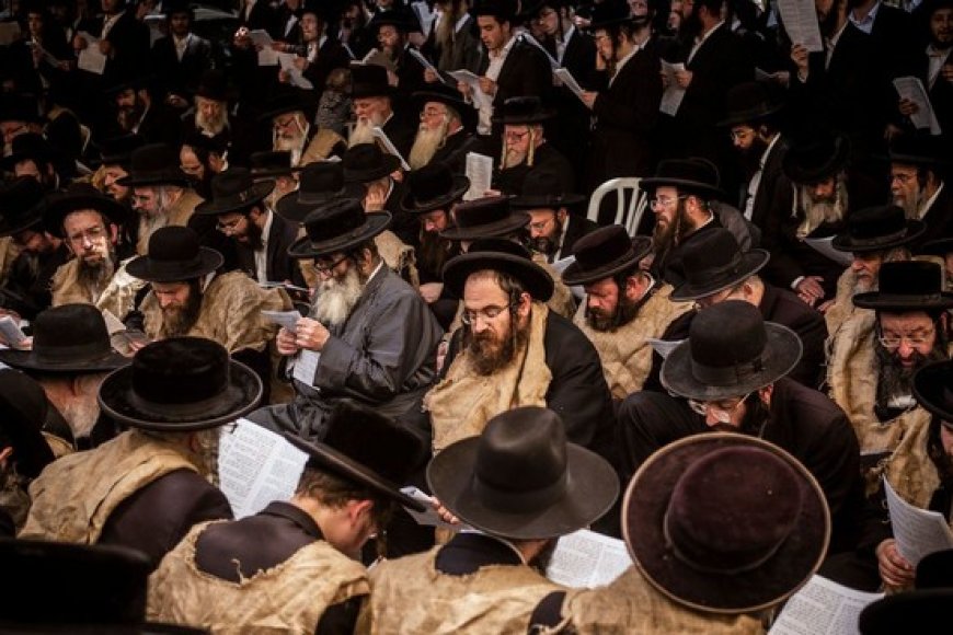 Des Juifs ultra-orthodoxes défient le sionisme et l'occupation israélienne, appelant à la justice pour Gaza