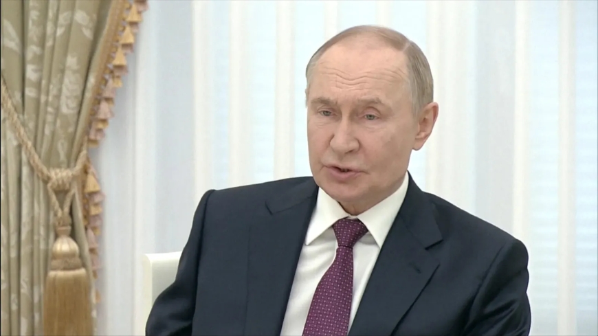 Guerre en Ukraine: Vladimir Poutine met en garde, n'importe quelle force occidentale sera une "cible légitime" pour l'armée russe