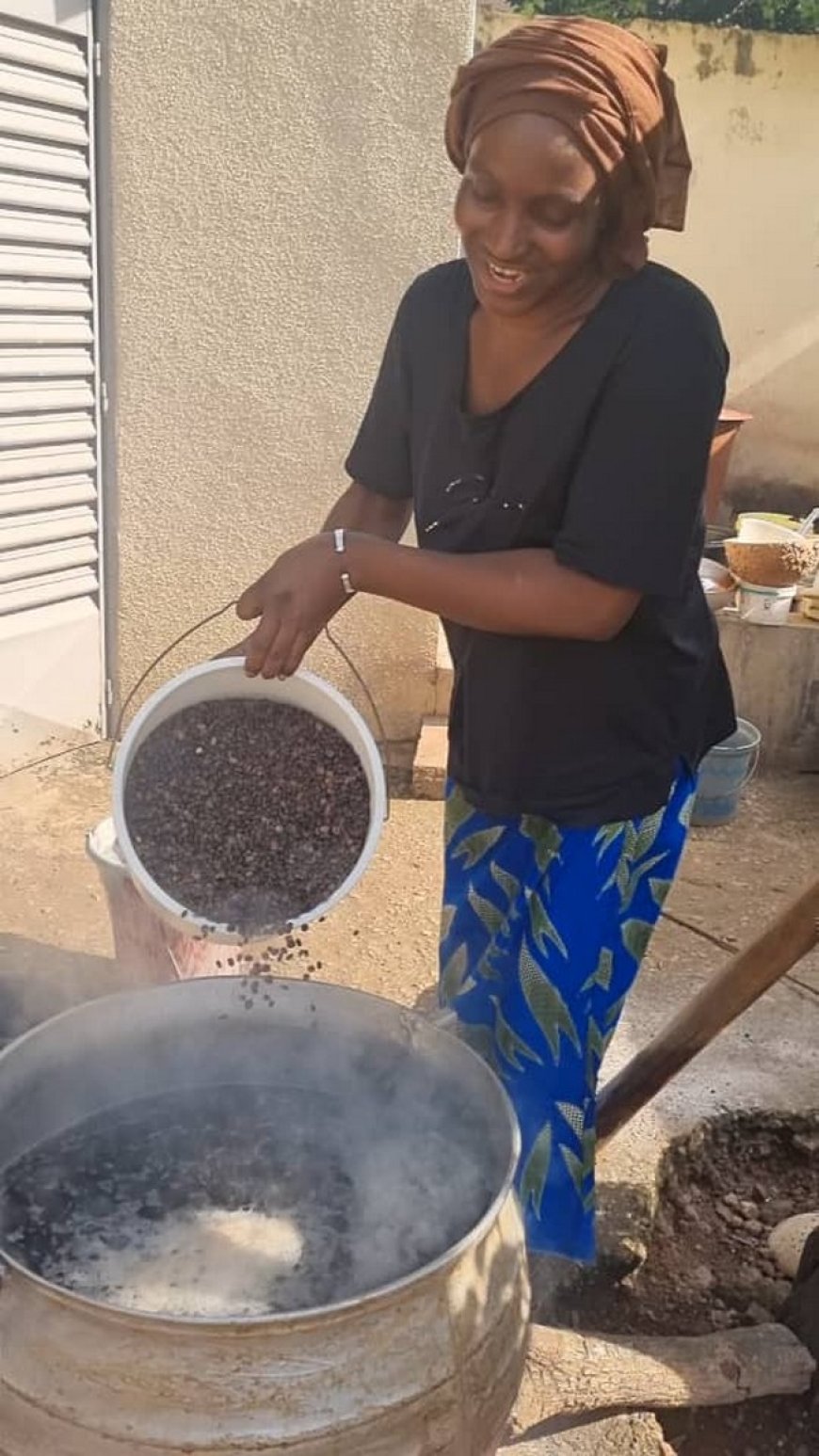 Mme Awa Diarra, Fondatrice de « Reine ka épices » : La jeune entrepreneure qui donne une autre valeur au «Soumbala»