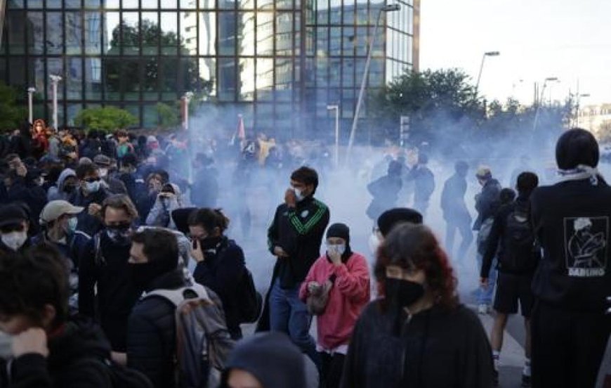 France: jeudi "noir" de manifestations pour peser sur le prochain gouvernement