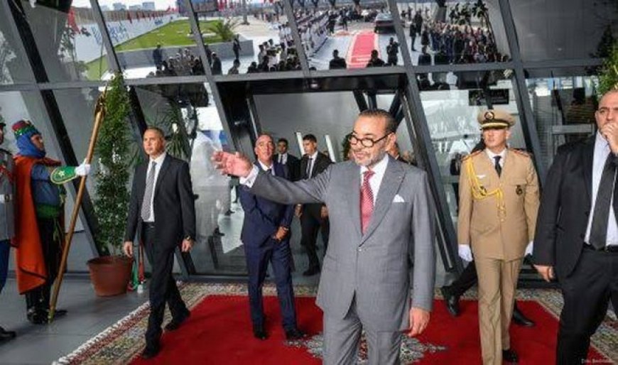 SM le Roi inaugure et visite plusieurs projets d’envergure inscrits dans le cadre de la restructuration et du développement du Complexe portuaire de Casablanca