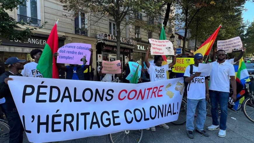 Paris : la communauté africaine a organisé une course cycliste contre le néocolonialisme